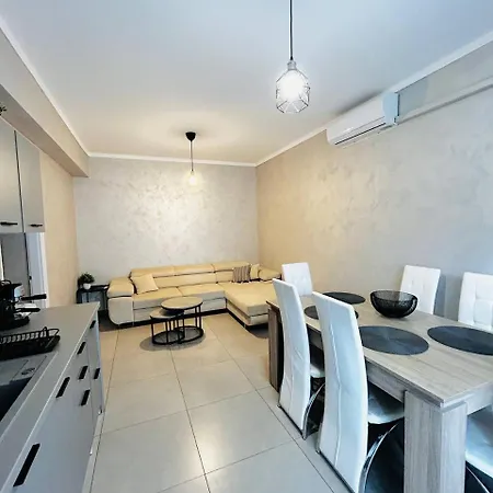 Sunhouse Apartman *
