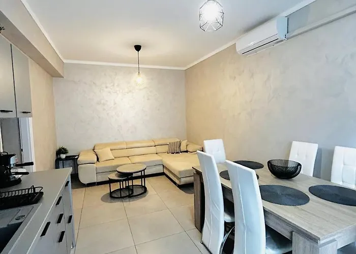 Kolcsey Vip Apartman Appartement *
